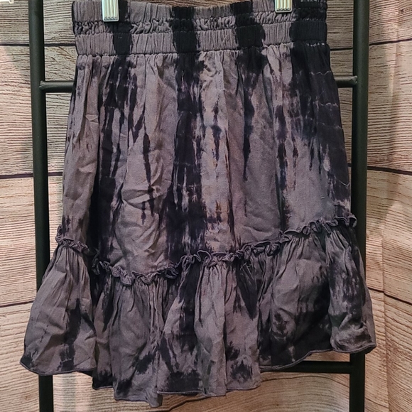 TYE DYE OFF SHOULDER TOP/SKORT BOTTOMS NWT - Picture 6 of 6